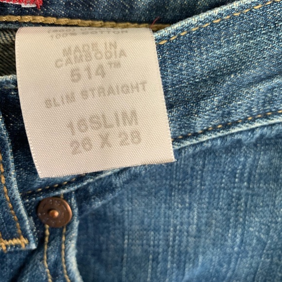 Mid Rise Levi’s - Picture 3 of 4